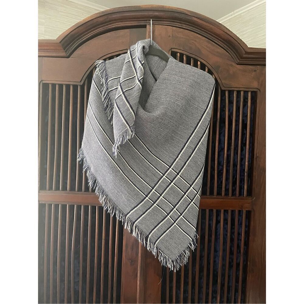 Japanese square scarf with fringe